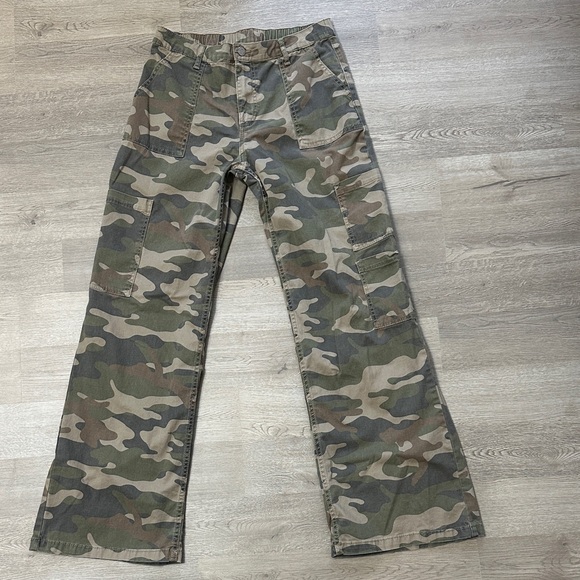 No Boundaries Camouflage Flare Pants - Picture 2 of 4